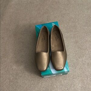Easy Street Bronze Thrill Loafers